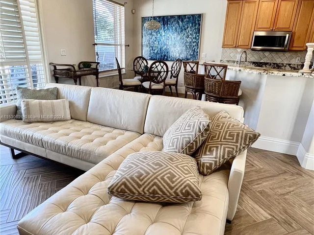 9624 Vineyard Ct, Boca Raton FL 33428