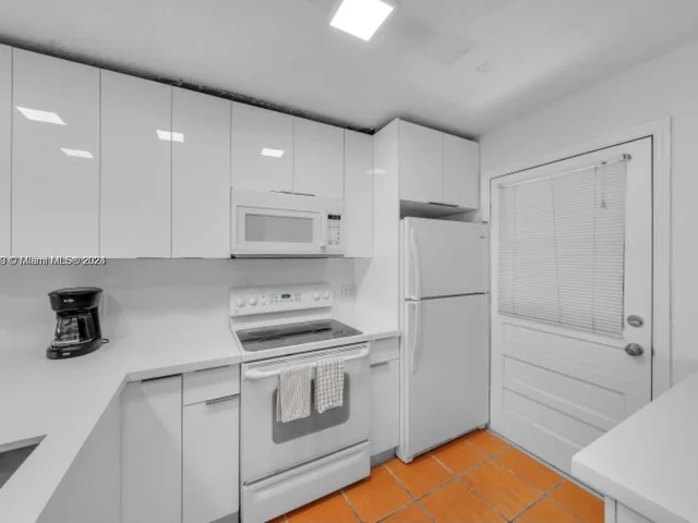 251 Galen Dr # 201E, Key Biscayne FL 33149