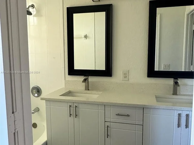 2579 SE 13th Ct, Homestead FL 33035