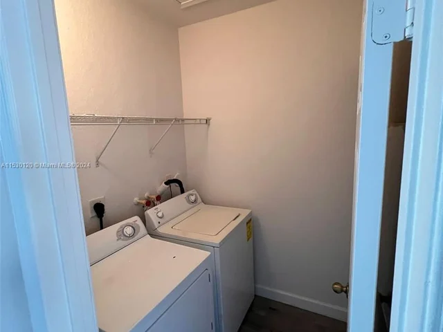 2579 SE 13th Ct, Homestead FL 33035