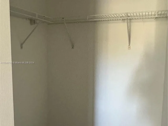 2579 SE 13th Ct, Homestead FL 33035