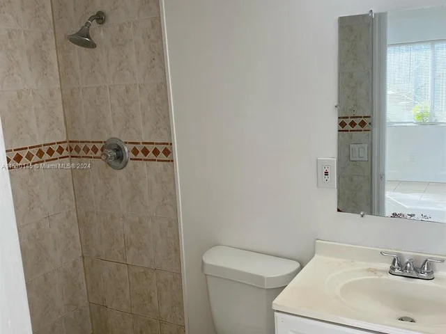 980 NE 170th St # 116, North Miami Beach FL 33162