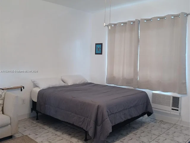 542 Euclid # 15, Miami Beach FL 33139