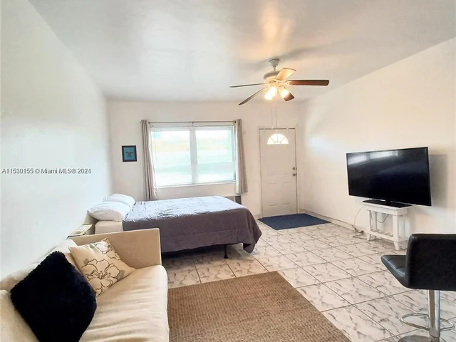 542 Euclid # 15, Miami Beach FL 33139