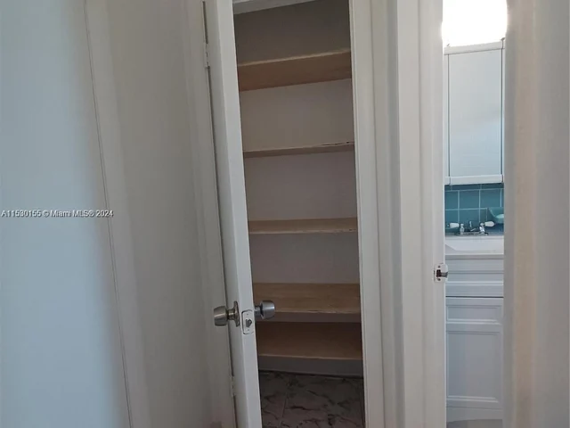 542 Euclid # 15, Miami Beach FL 33139