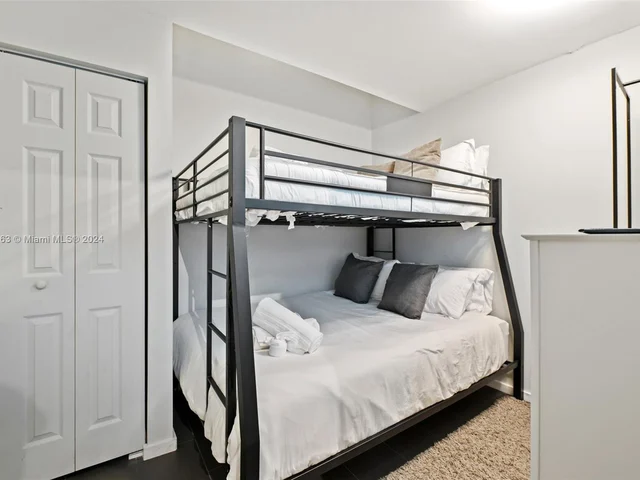 1523 Grant St, Hollywood FL 33020