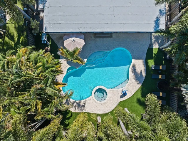 1523 Grant St, Hollywood FL 33020