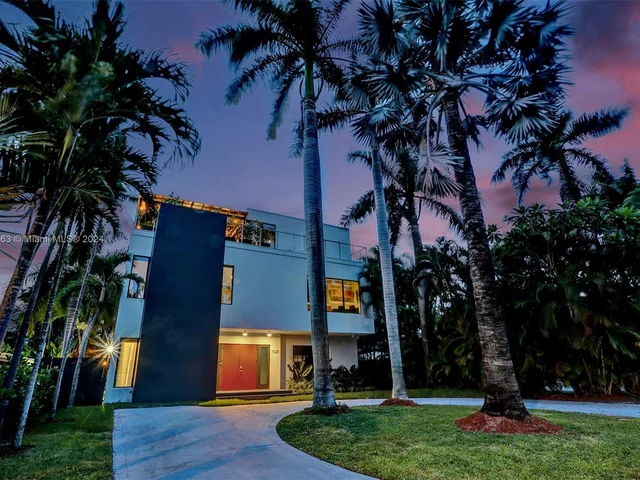 1523 Grant St, Hollywood FL 33020