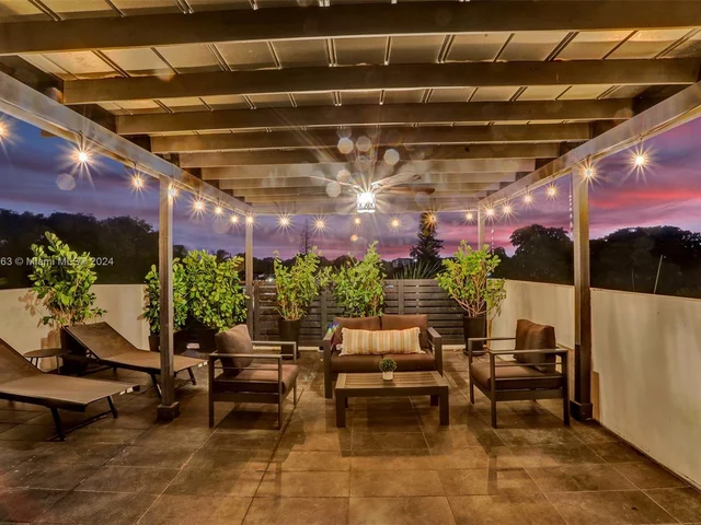 1523 Grant St, Hollywood FL 33020