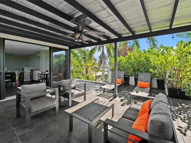 1523 Grant St, Hollywood FL 33020