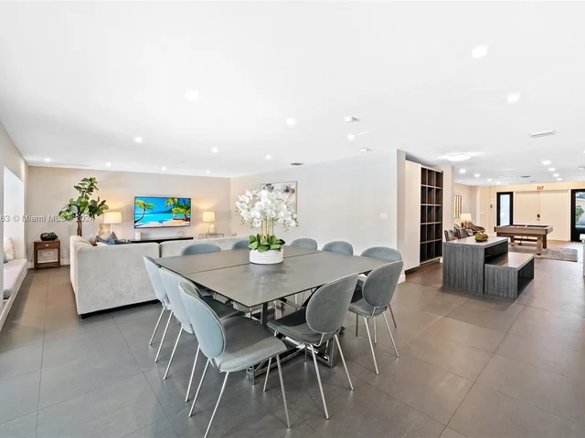 1523 Grant St, Hollywood FL 33020