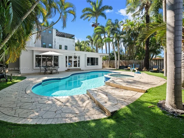 1523 Grant St, Hollywood FL 33020