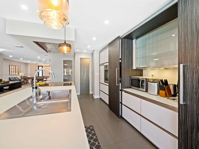 1523 Grant St, Hollywood FL 33020