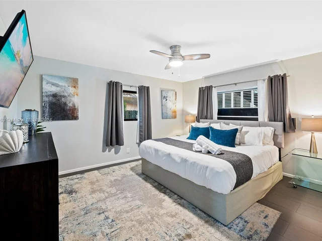 1523 Grant St, Hollywood FL 33020