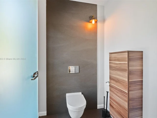 1523 Grant St, Hollywood FL 33020