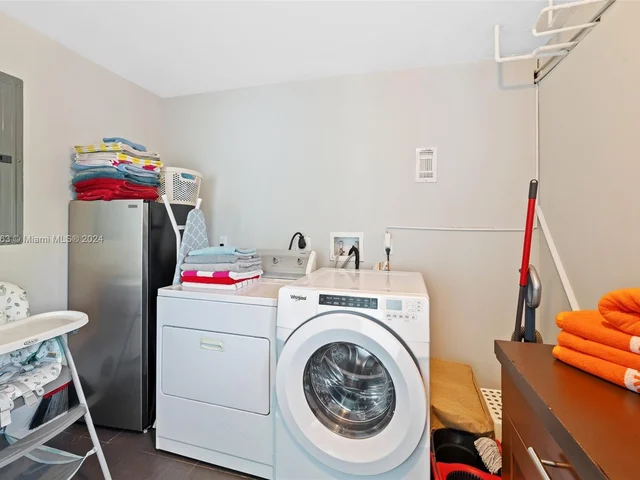 1523 Grant St, Hollywood FL 33020