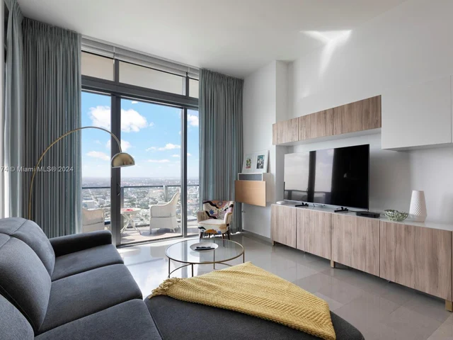 88 SW 7th St # 4106, Miami FL 33130