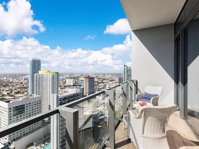 88 SW 7th St # 4106, Miami FL 33130