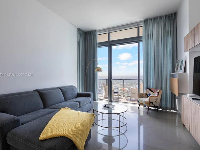 88 SW 7th St # 4106, Miami FL 33130