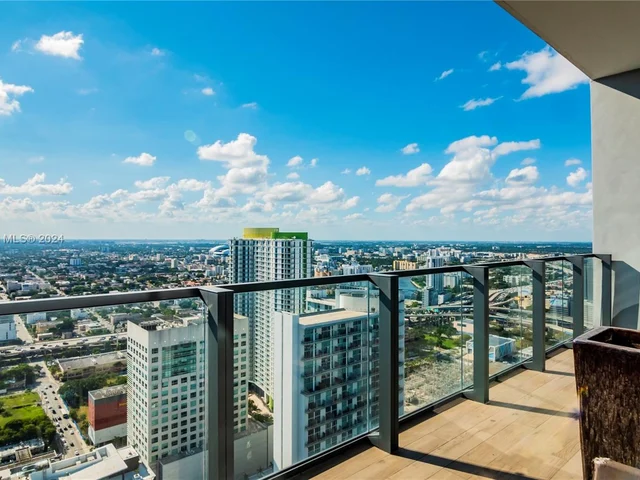 88 SW 7th St # 4106, Miami FL 33130