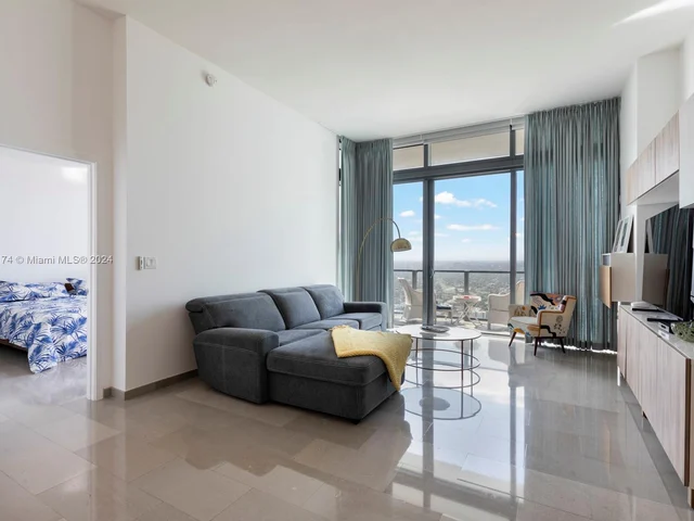 88 SW 7th St # 4106, Miami FL 33130