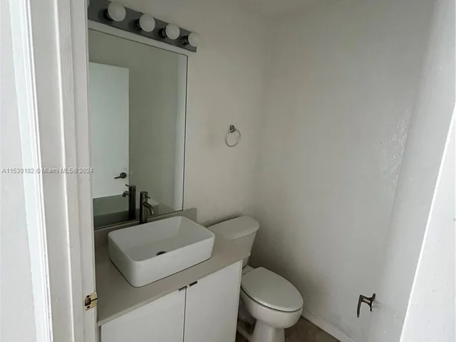 2058 NE 167th St # 118, North Miami Beach FL 33162