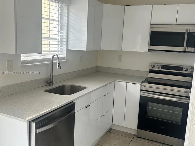 2058 NE 167th St # 118, North Miami Beach FL 33162