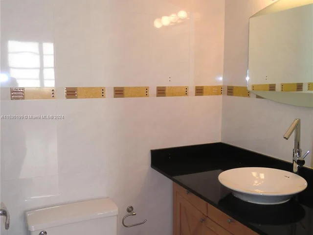 3725 S Ocean Dr # 809, Hollywood FL 33019