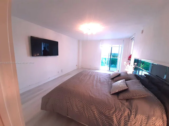 100 Bayview Dr # 721, Sunny Isles Beach FL 33160