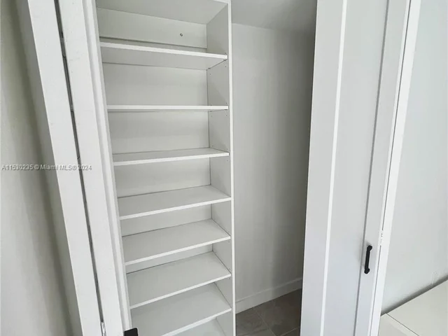 850 NE 127th St, North Miami FL 33161