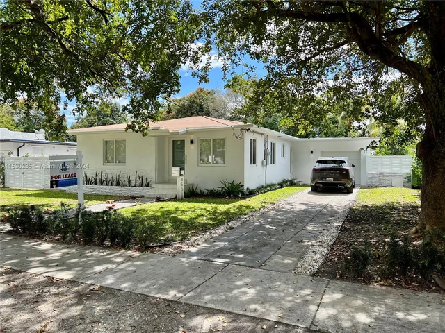 850 NE 127th St, North Miami FL 33161