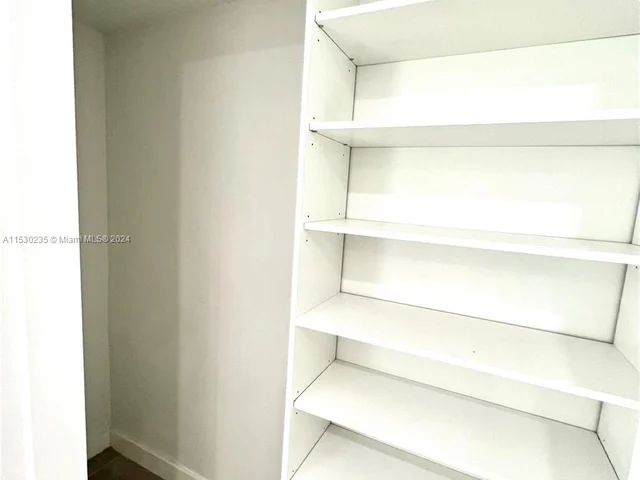 850 NE 127th St, North Miami FL 33161