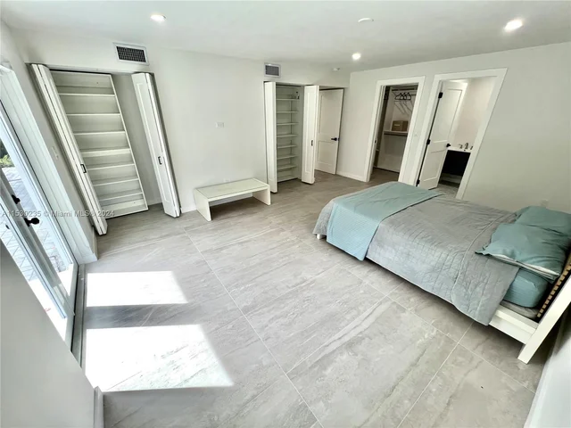 850 NE 127th St, North Miami FL 33161