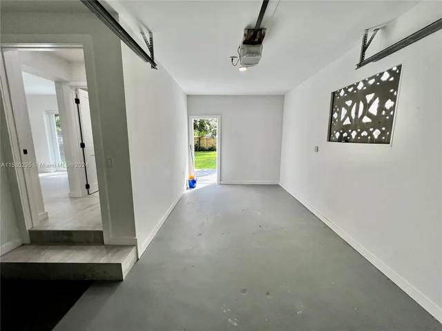 850 NE 127th St, North Miami FL 33161