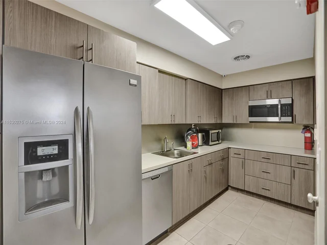 9225 Collins Ave # 912, Surfside FL 33154