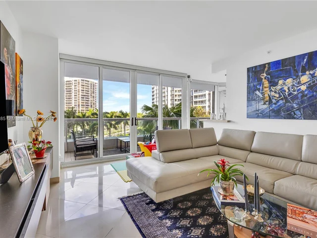 21055 Yacht Club Dr # 604, Aventura FL 33180