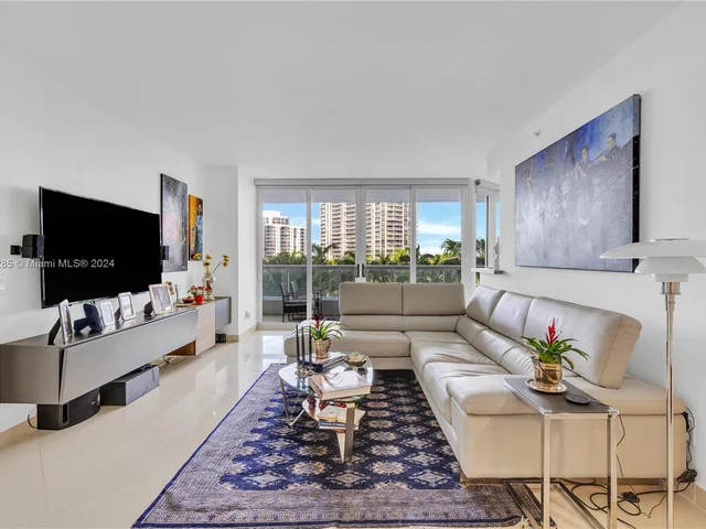 21055 Yacht Club Dr # 604, Aventura FL 33180