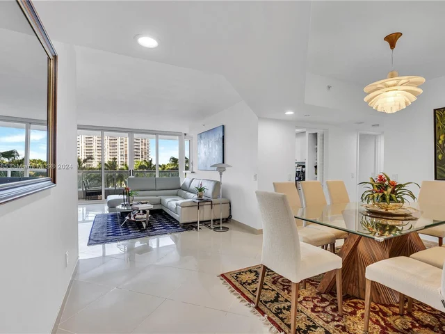 21055 Yacht Club Dr # 604, Aventura FL 33180