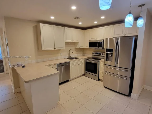 8700 NW 40th St # 8700, Coral Springs FL 33065