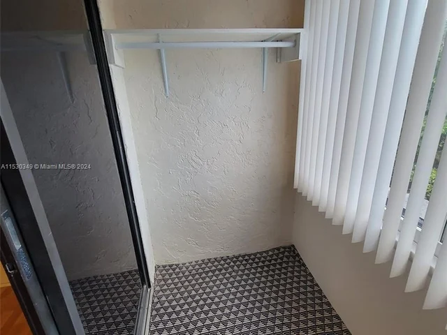 8700 NW 40th St # 8700, Coral Springs FL 33065