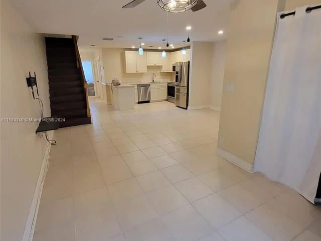 8700 NW 40th St # 8700, Coral Springs FL 33065