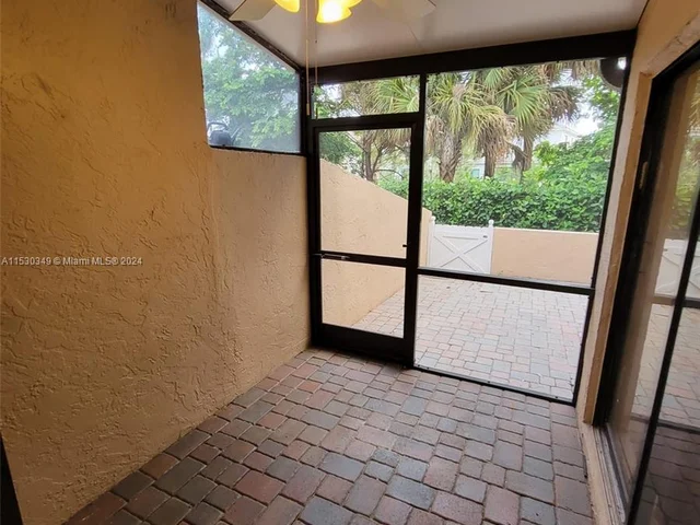 8700 NW 40th St # 8700, Coral Springs FL 33065