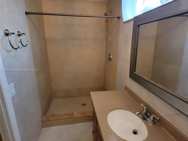 8700 NW 40th St # 8700, Coral Springs FL 33065