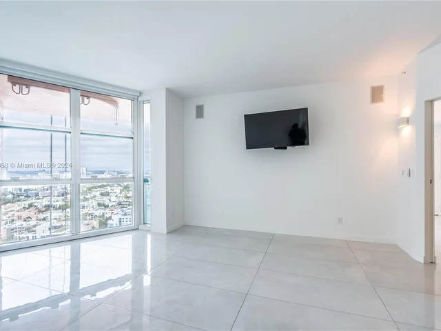 300 S Pointe Dr # 2606, Miami Beach FL 33139