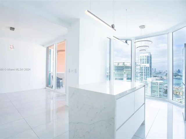 300 S Pointe Dr # 2606, Miami Beach FL 33139