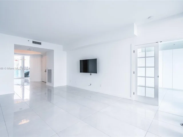 300 S Pointe Dr # 2606, Miami Beach FL 33139