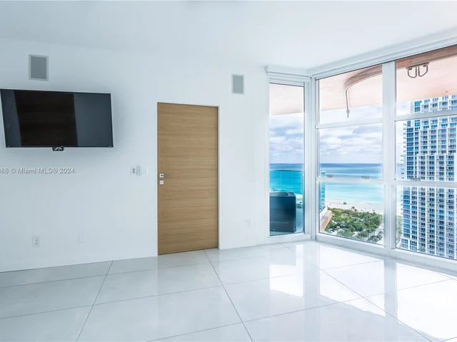 300 S Pointe Dr # 2606, Miami Beach FL 33139