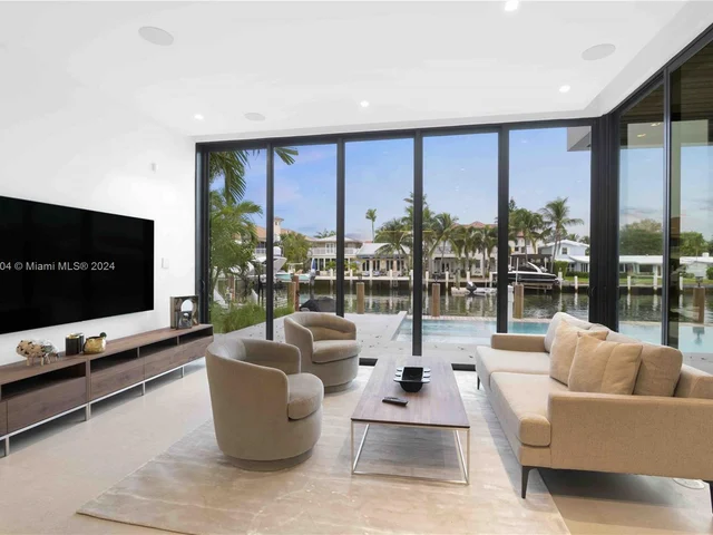 1537 SE 13th St, Fort Lauderdale FL 33316