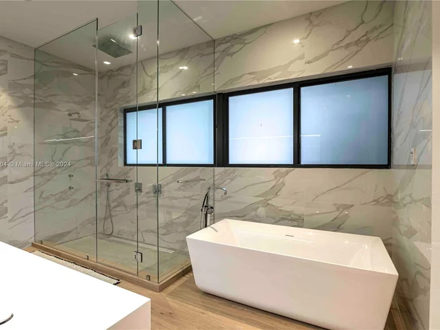 1537 SE 13th St, Fort Lauderdale FL 33316