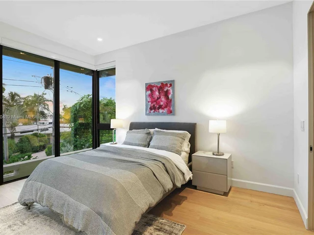 1537 SE 13th St, Fort Lauderdale FL 33316